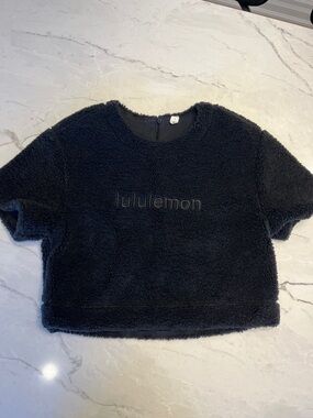 lululemon athletica black Sherpa Crop Top